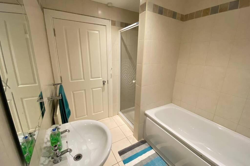 Apartmán Sound Of The Sea - Penthouse In Portrush Exteriér fotografie
